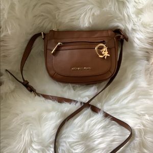 Michael kors crossbody
